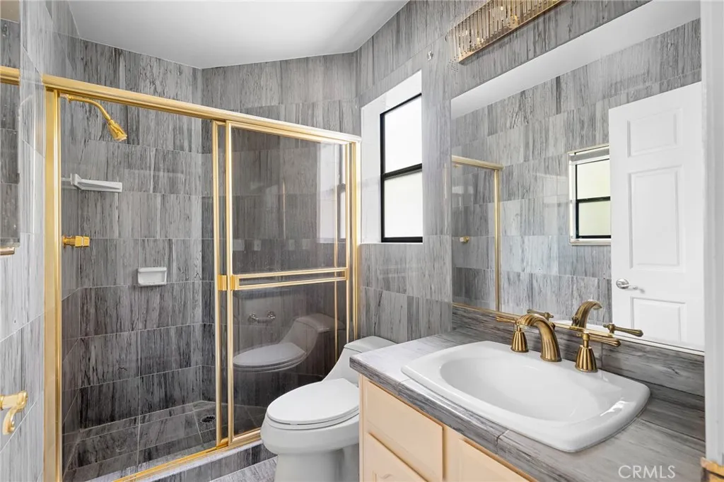 3323 Barnes Circle, Glendale, California 91208 home-pic-31